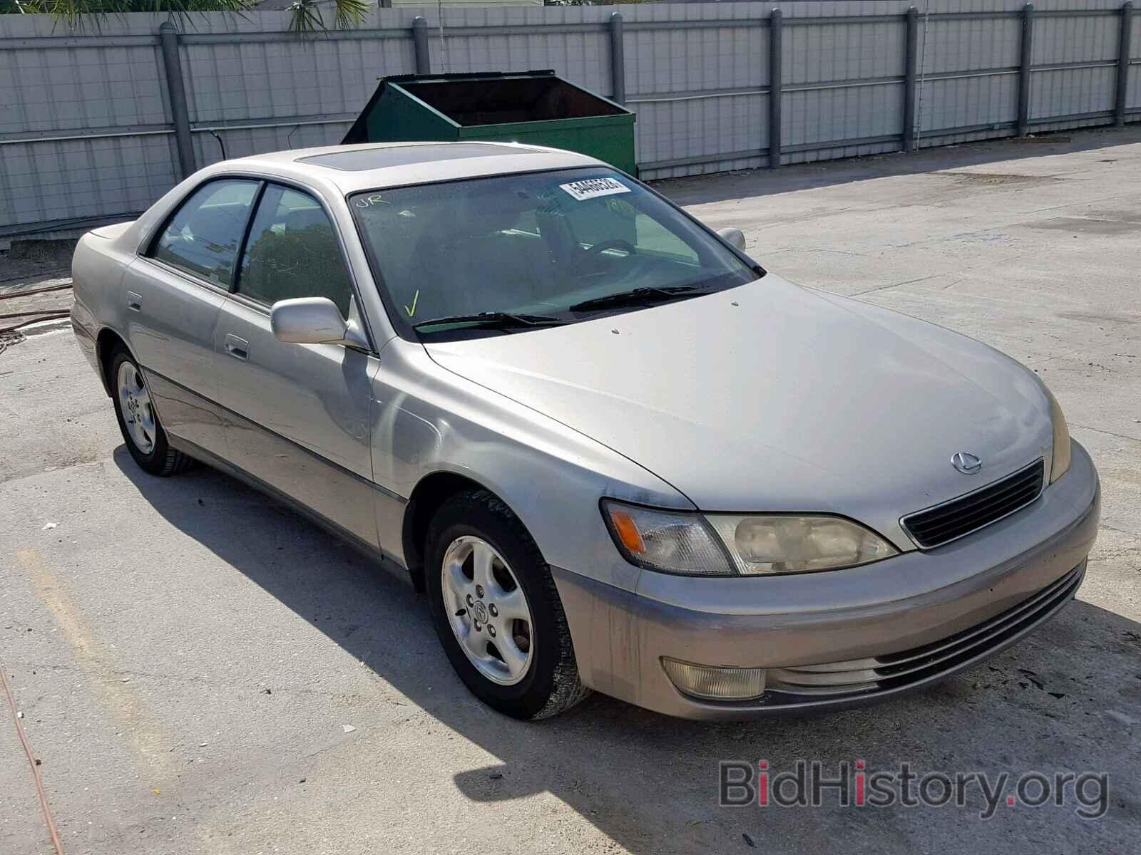 Photo JT8BF22G3V0011464 - LEXUS ES300 1997