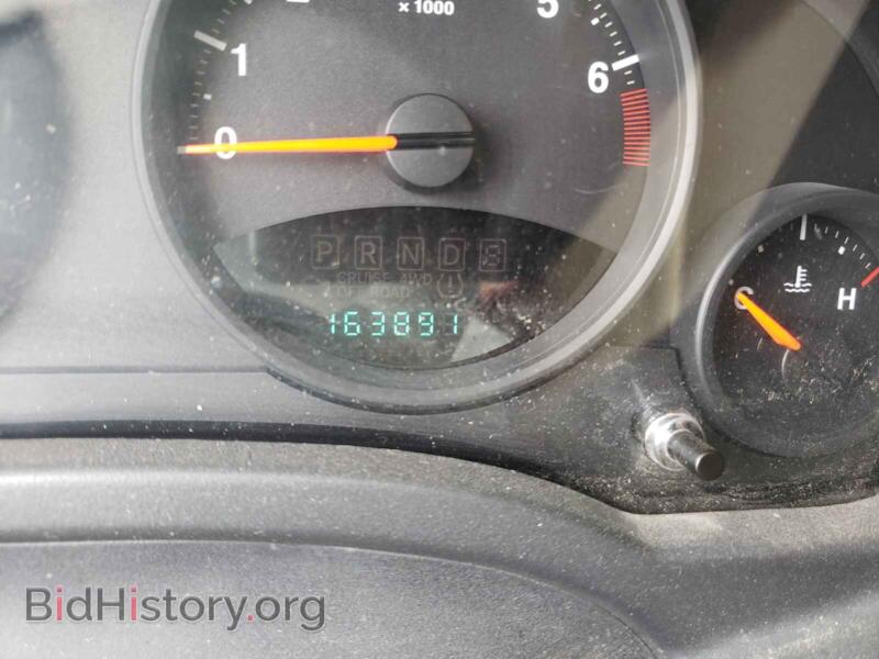 2010 Jeep COMPASS (VIN 1J4NF1FB5AD623217) — фото 8 из 10