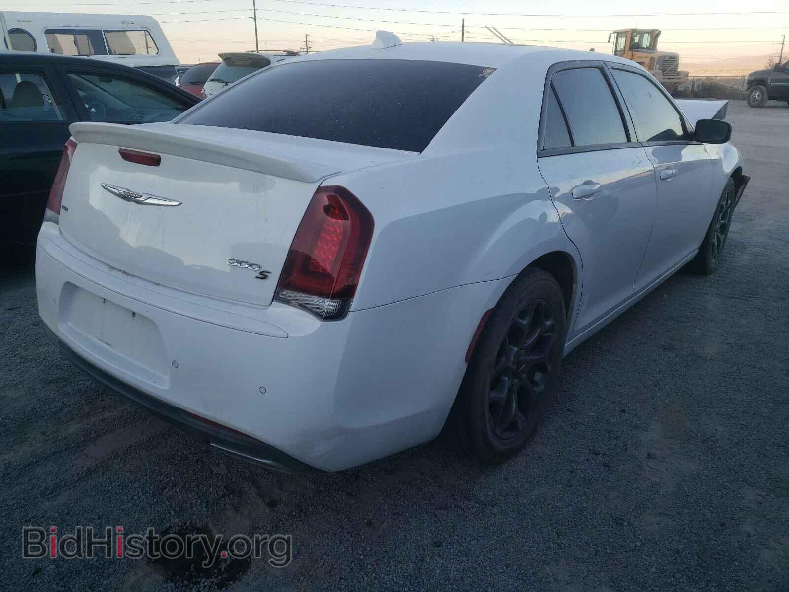 2017 CHRYSLER 300 - VIN: 2C3CCAGG0HH522037 - Фото 4