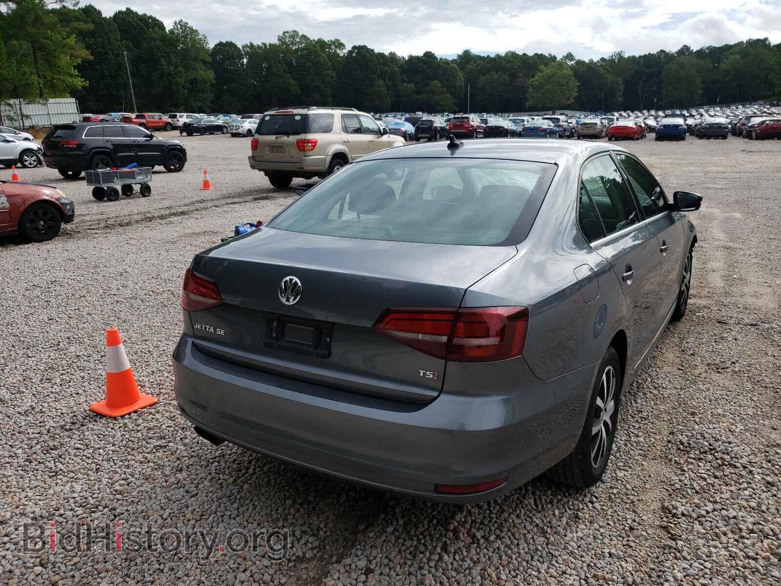 2017 VOLKSWAGEN JETTA - VIN: 3VWDB7AJ3HM413418 - Фото 4