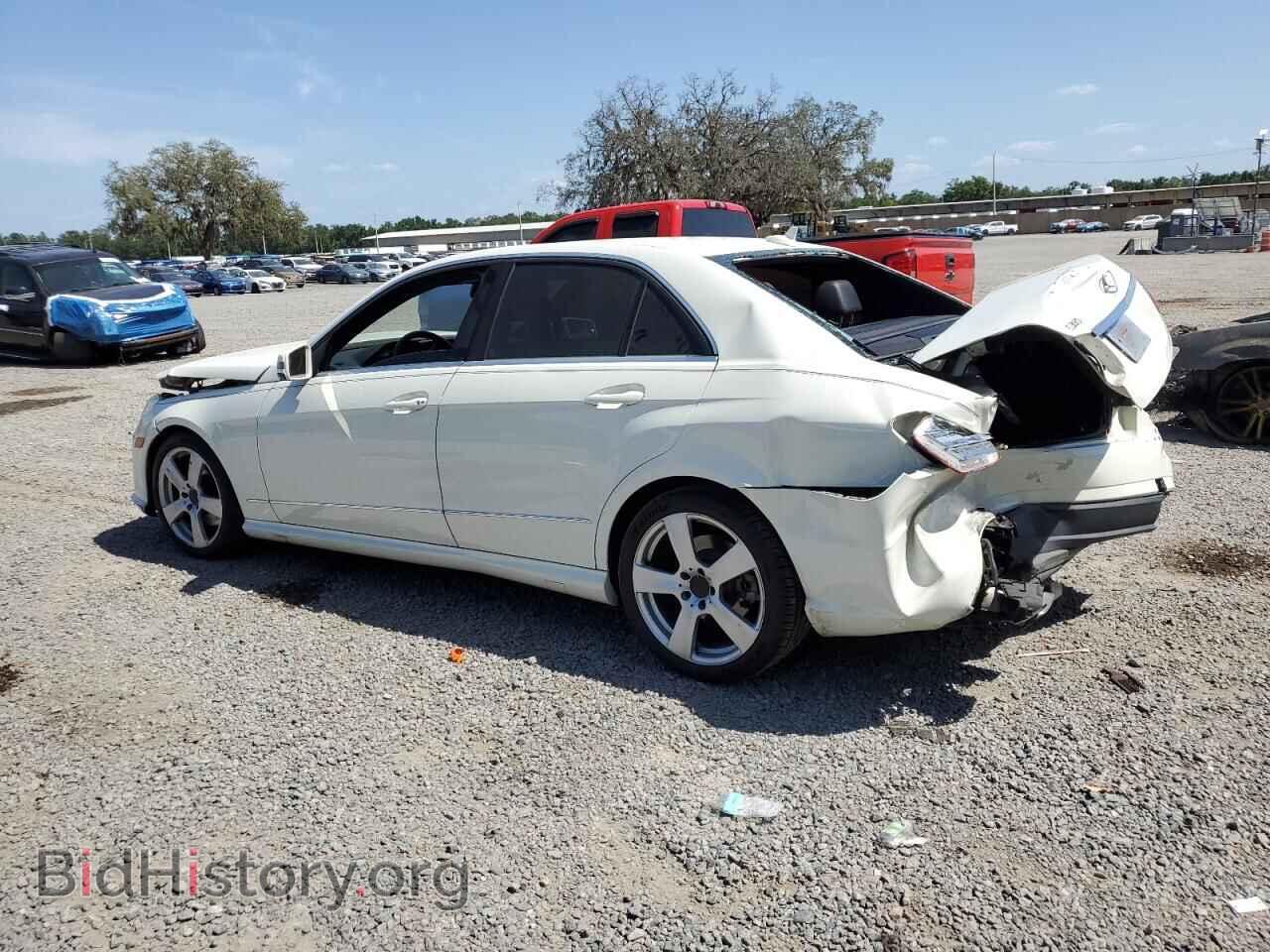 2011 MERCEDES-BENZ E-CLASS - VIN: WDDHF5GB4BA490449 - Фото 2