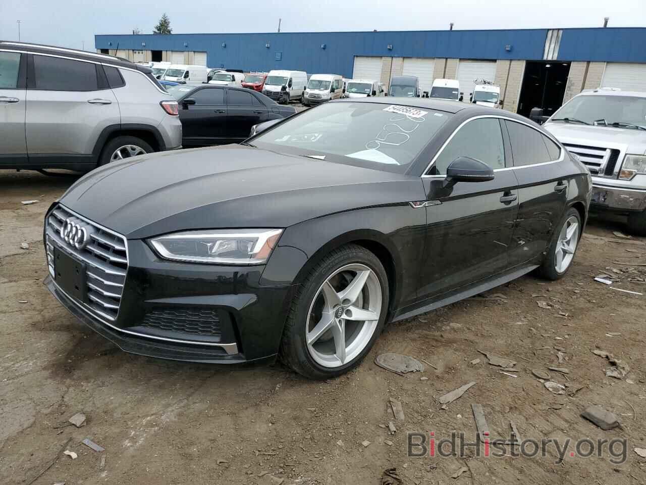 Photo WAUDNCF5XKA089528 - AUDI A5 2019