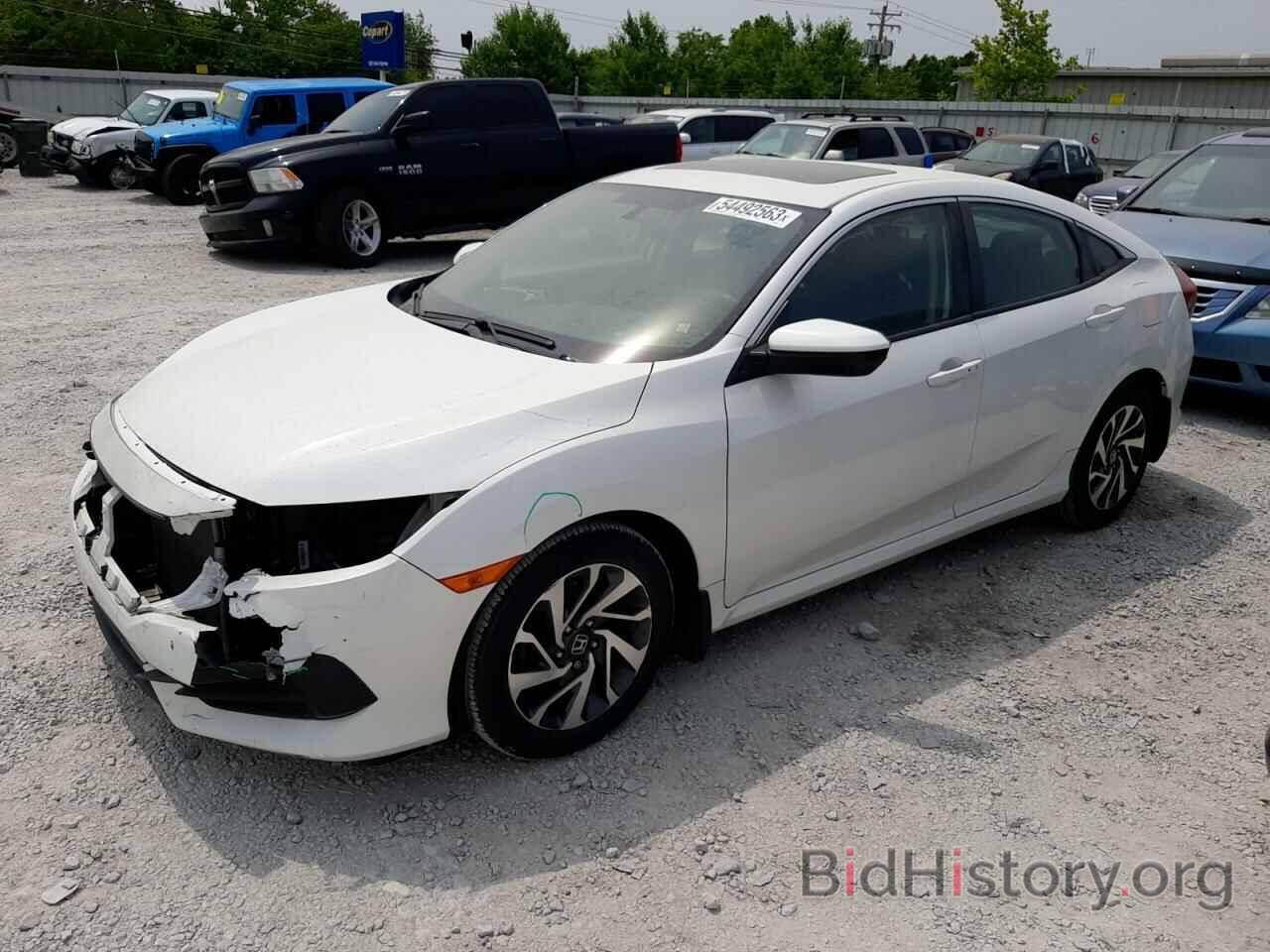 Photo 19XFC2F74JE036378 - HONDA CIVIC 2018