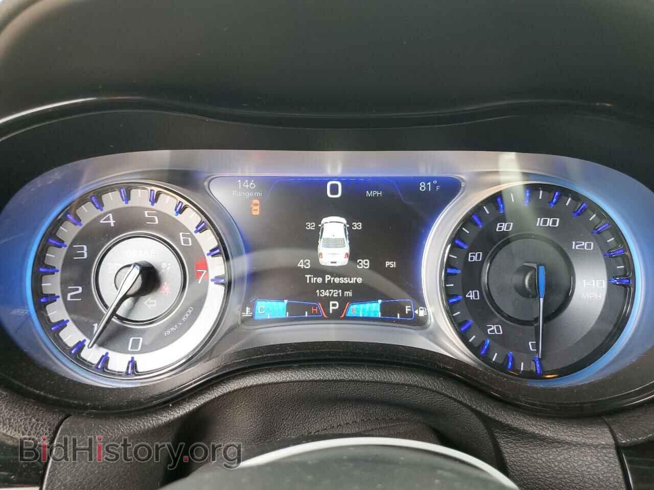 2017 CHRYSLER 300 - VIN: 2C3CCABG2HH664722 - Фото 9