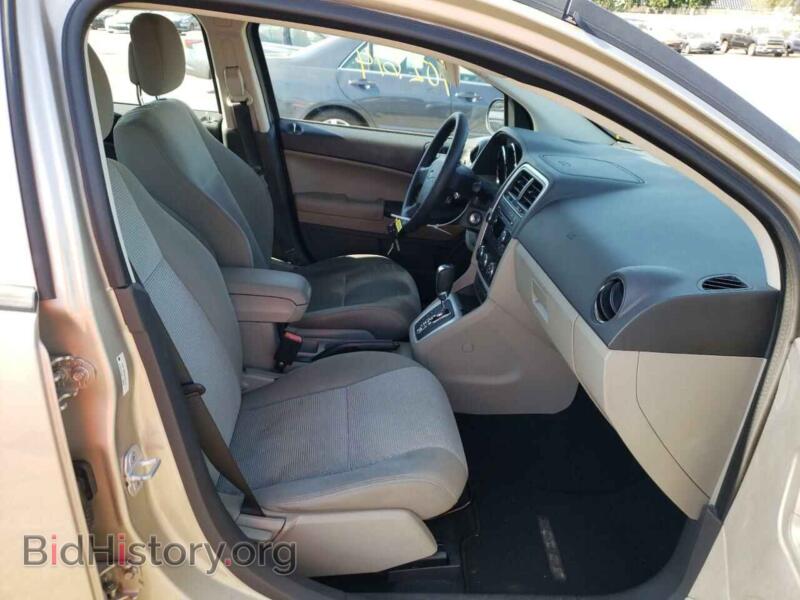 2010 Dodge CALIBER (VIN 1B3CB3HA5AD543734) — фото 5 из 10