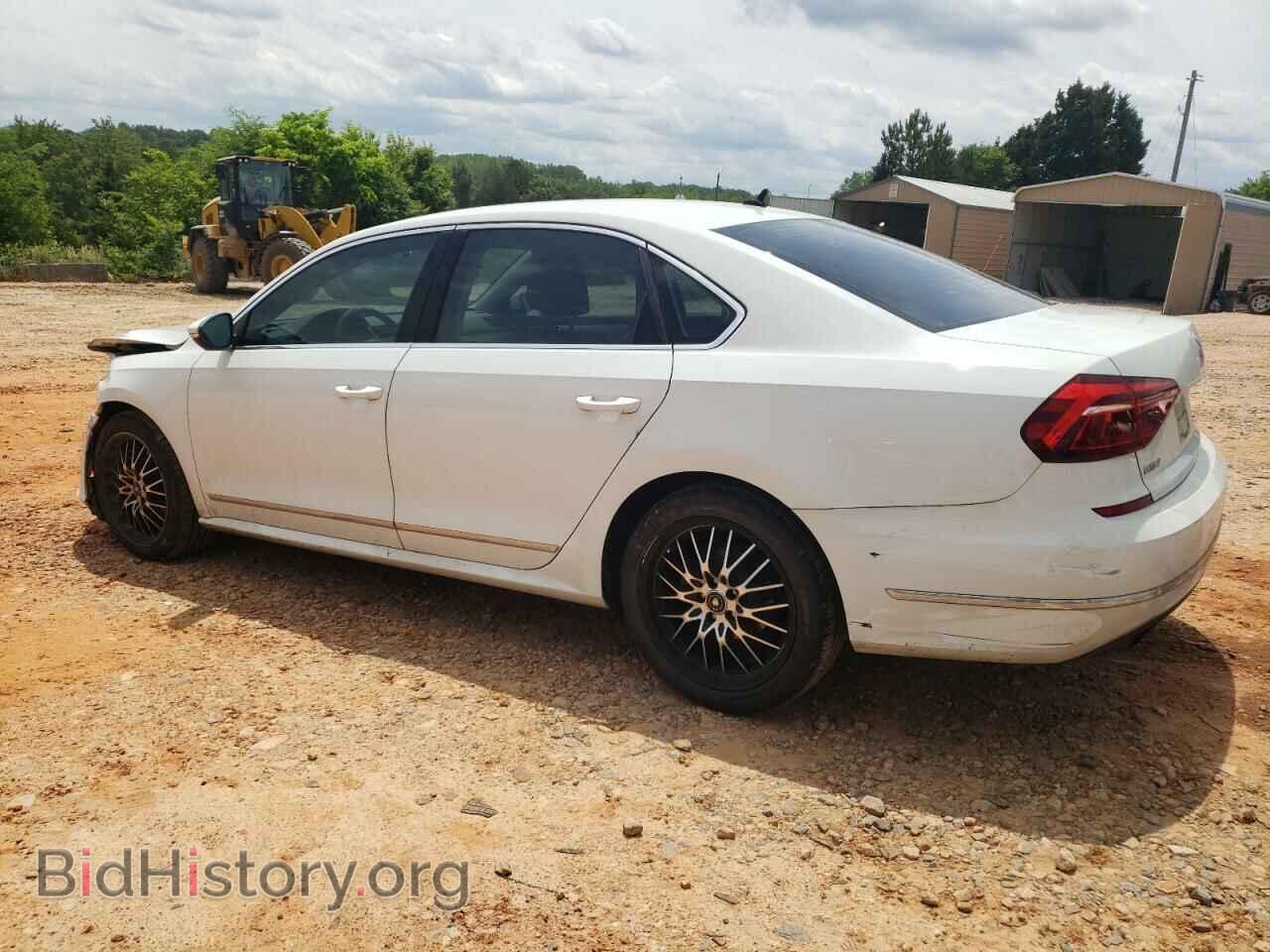 2017 VOLKSWAGEN PASSAT - VIN: 1VWAT7A37HC003420 - Фото 2