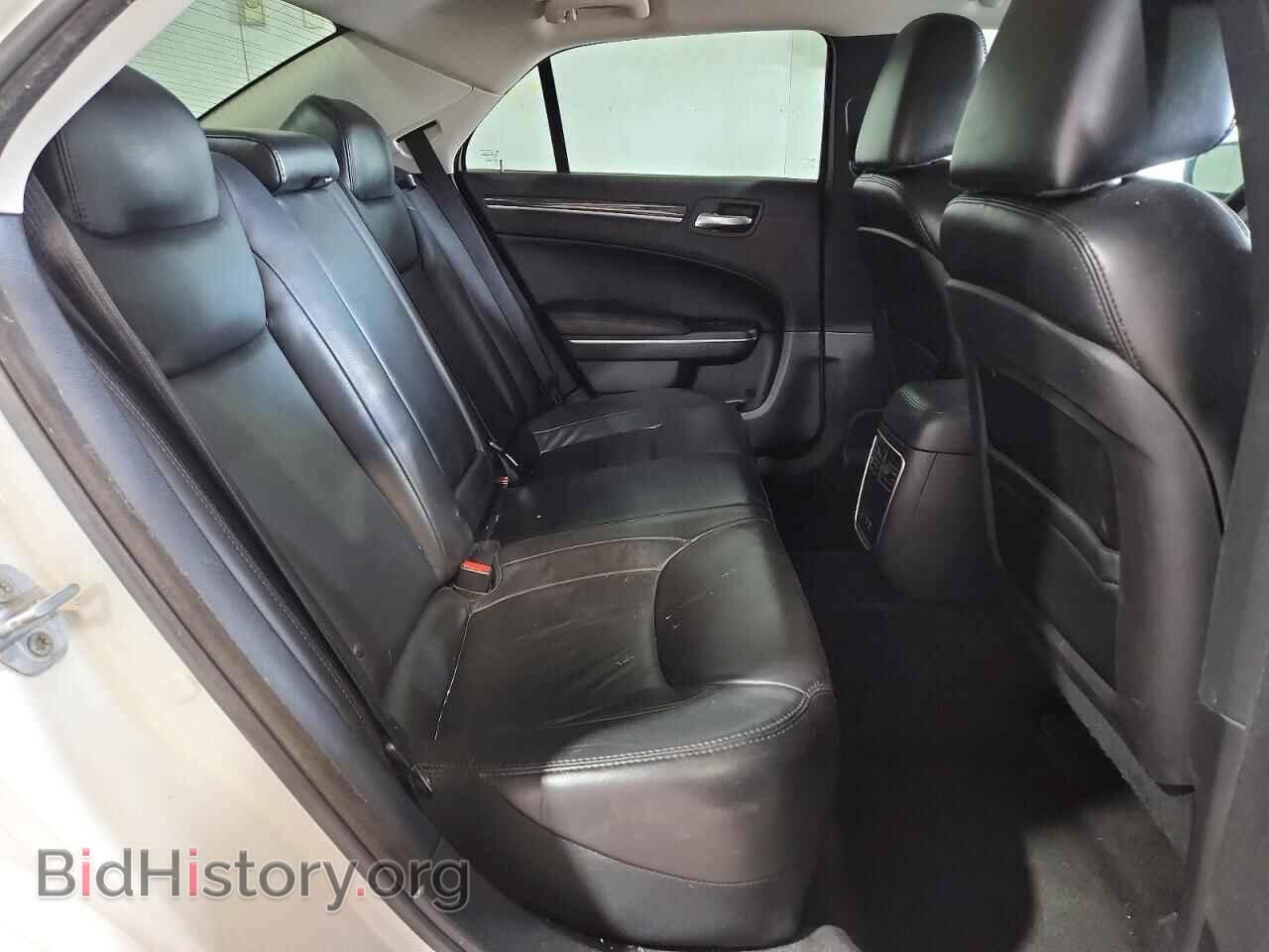 2016 CHRYSLER 300 - VIN: 2C3CCAAG1GH211885 - Фото 10