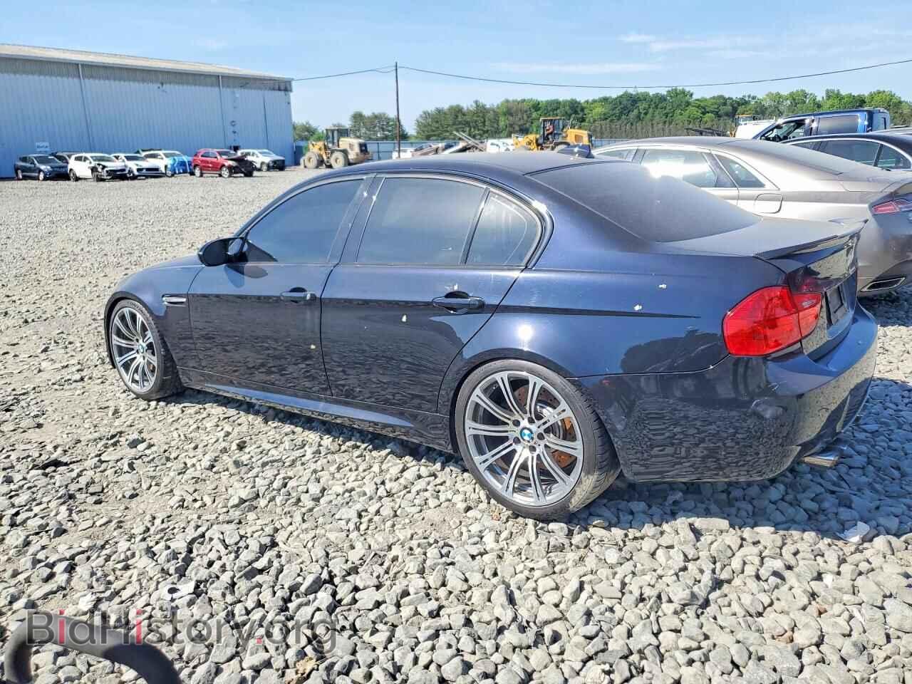2011 BMW M3 - VIN: WBSPM9C50BE203581 - Фото 2