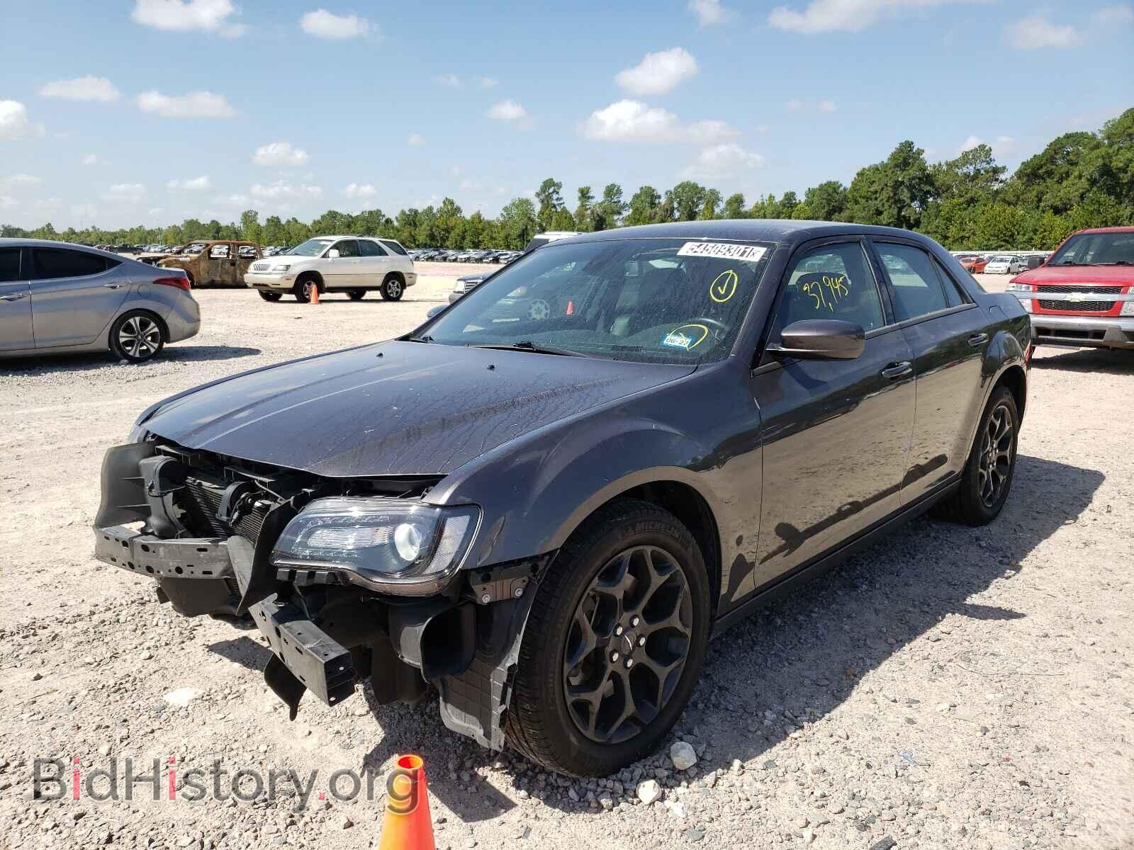 2019 CHRYSLER 300 - VIN: 2C3CCAGG4KH648960 - Фото 2