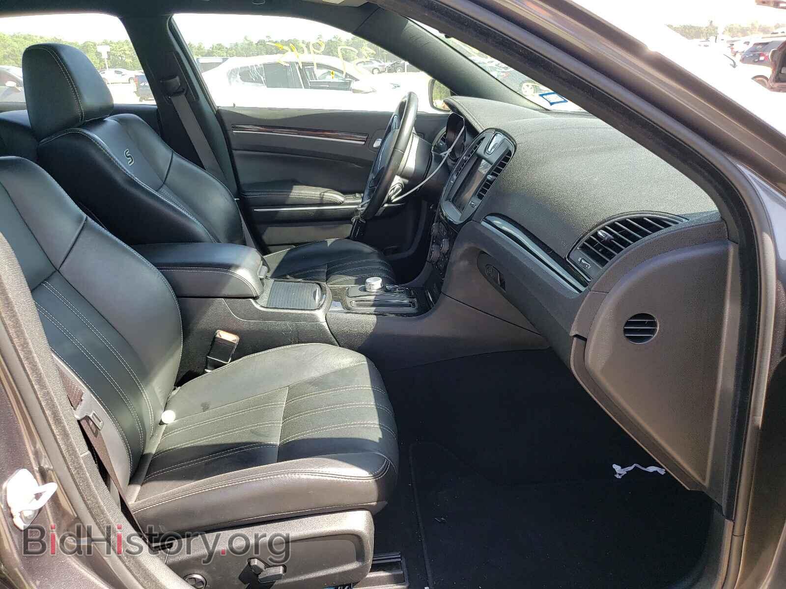2019 CHRYSLER 300 - VIN: 2C3CCAGG4KH648960 - Фото 5