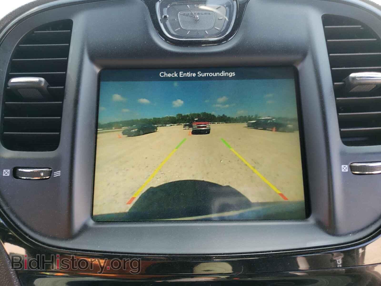 2019 CHRYSLER 300 - VIN: 2C3CCAGG4KH648960 - Фото 9