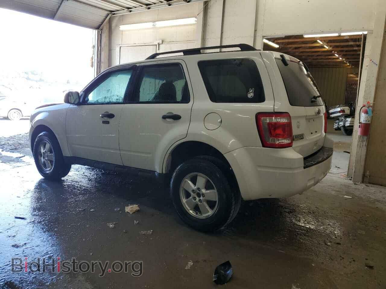 2011 FORD ESCAPE - VIN: 1FMCU0D75BKC12873 - Фото 2