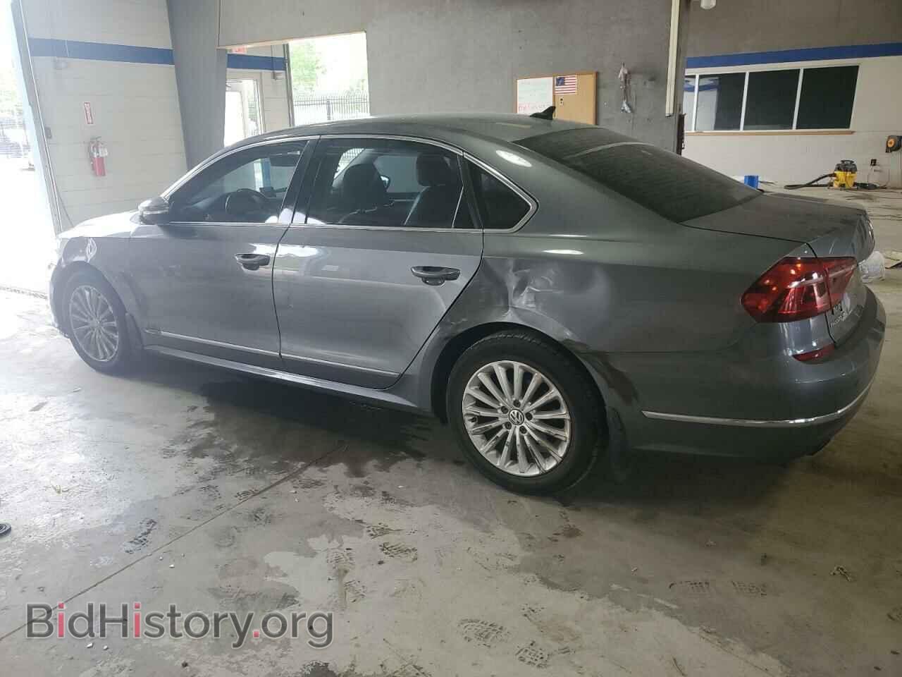2017 VOLKSWAGEN PASSAT - VIN: 1VWBT7A3XHC008129 - Фото 2