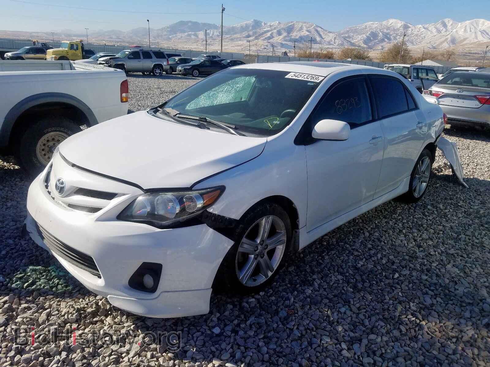 2013 TOYOTA COROLLA BA - VIN: 2T1BU4EE8DC085884 - Фото 2