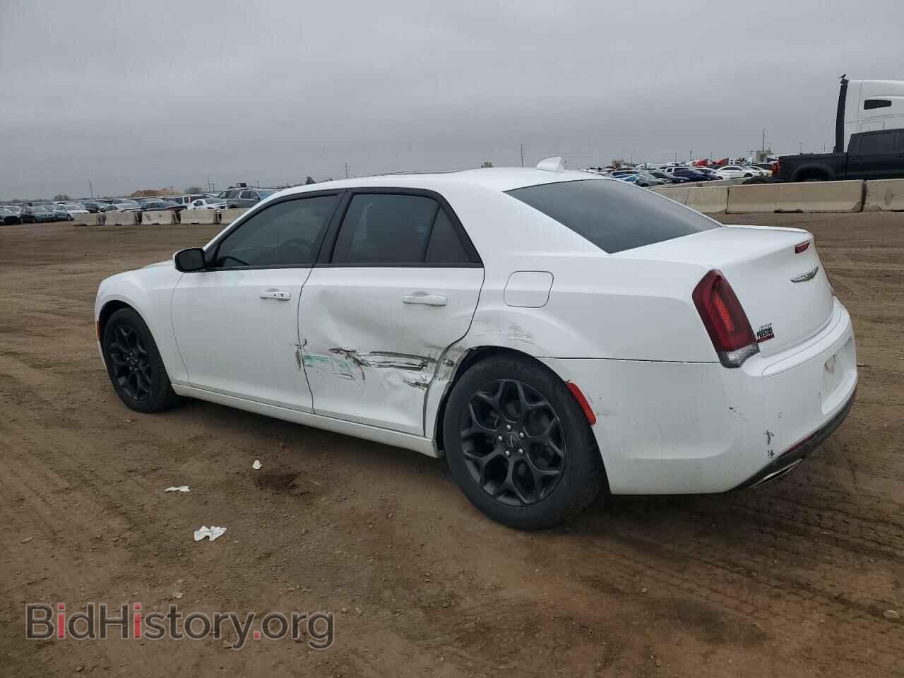 2019 CHRYSLER 300 - VIN: 2C3CCAGG7KH701361 - Photo 2