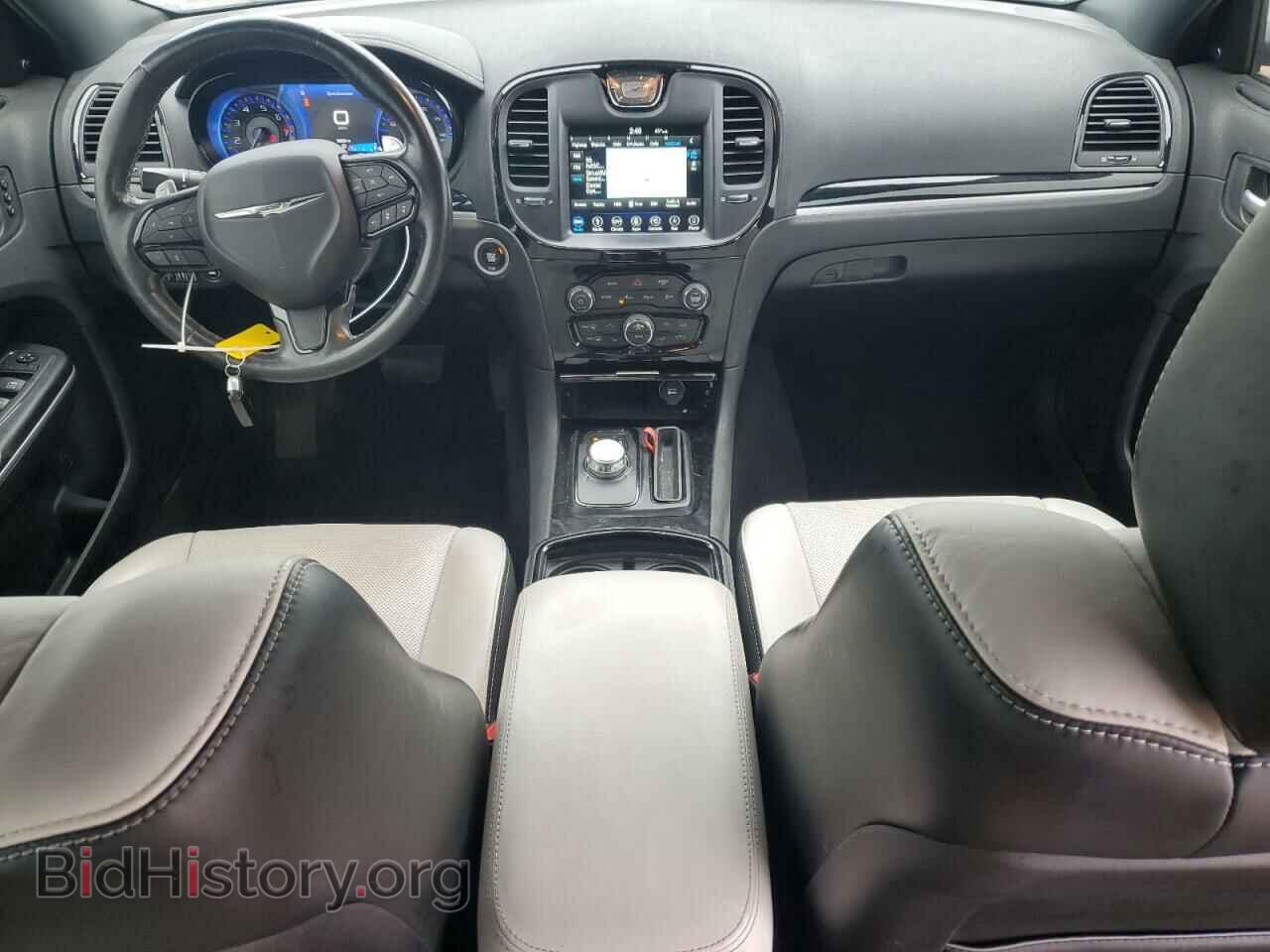 2019 CHRYSLER 300 - VIN: 2C3CCAGG7KH701361 - Photo 8