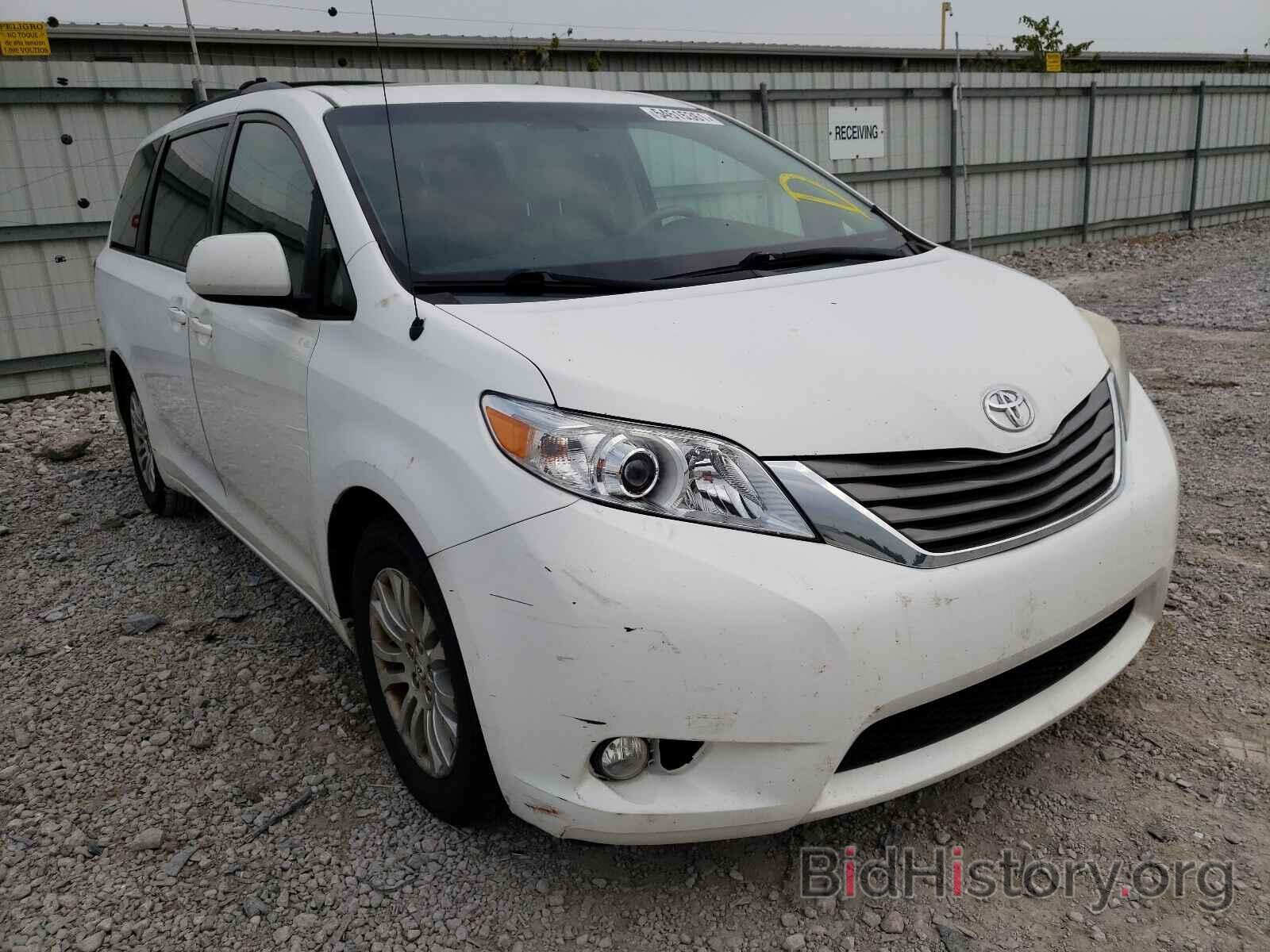 Фотография 5TDYK3DC9BS039723 - TOYOTA SIENNA 2011