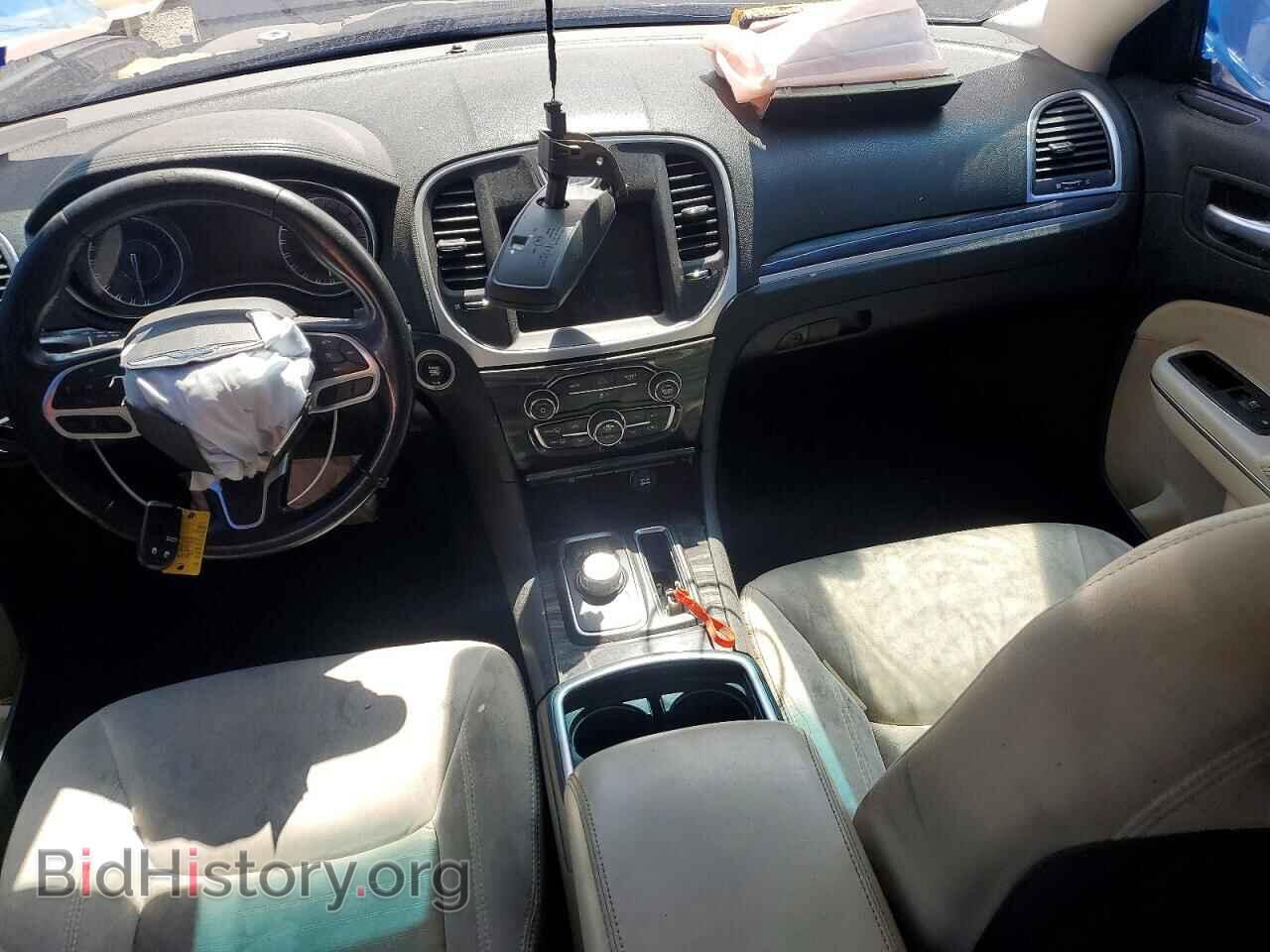 2019 CHRYSLER 300 - VIN: 2C3CCAAG1KH666292 - Фото 8