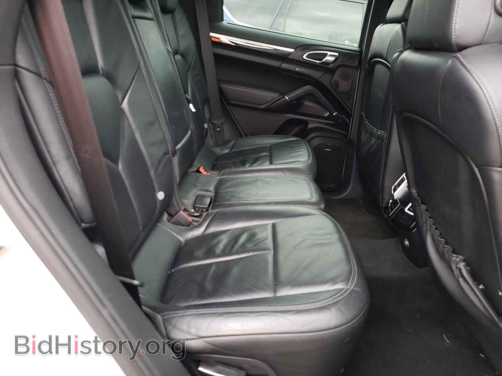 2011 PORSCHE CAYENNE - VIN: WP1AB2A28BLA54804 - Photo 6