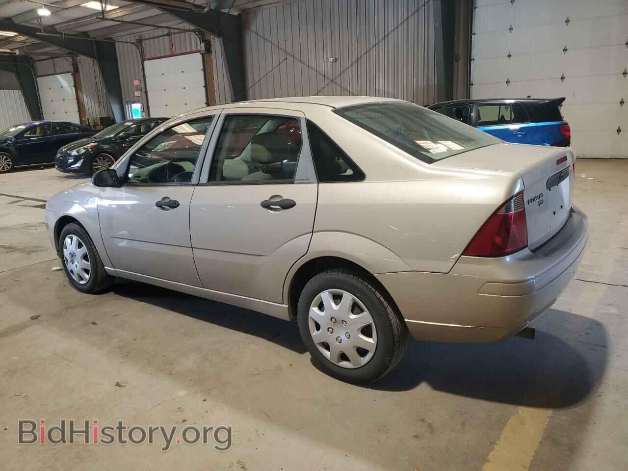 2007 FORD FOCUS - VIN: 1FAFP34N27W215504 - Фото 2