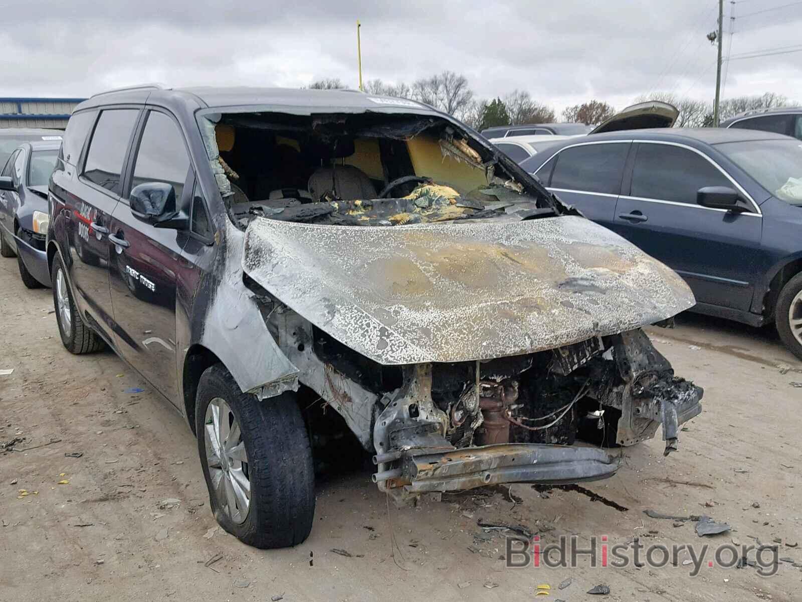 Photo KNDMB5C19H6246745 - KIA SEDONA LX 2017