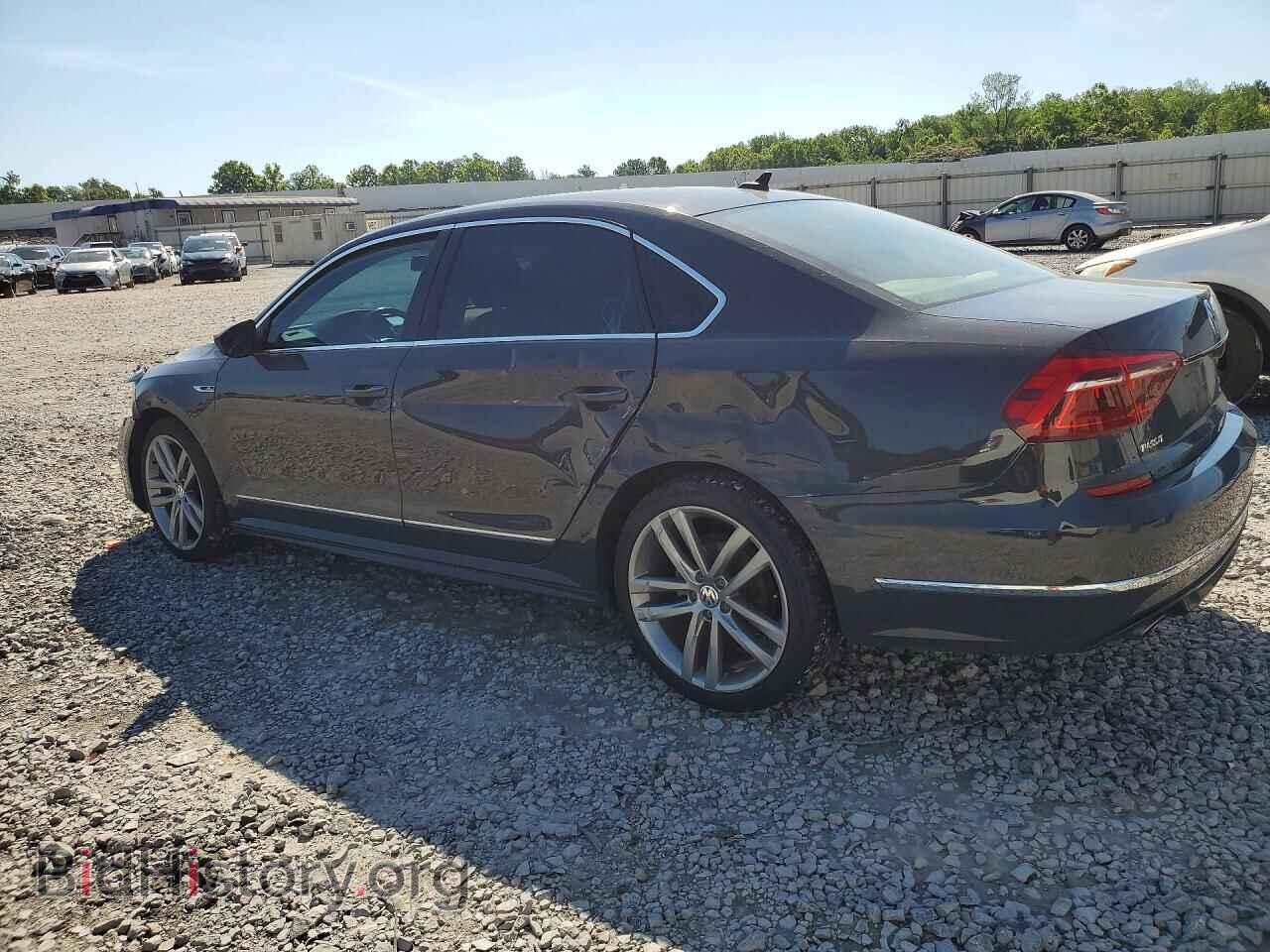2017 VOLKSWAGEN PASSAT - VIN: 1VWDT7A32HC013169 - Фото 2