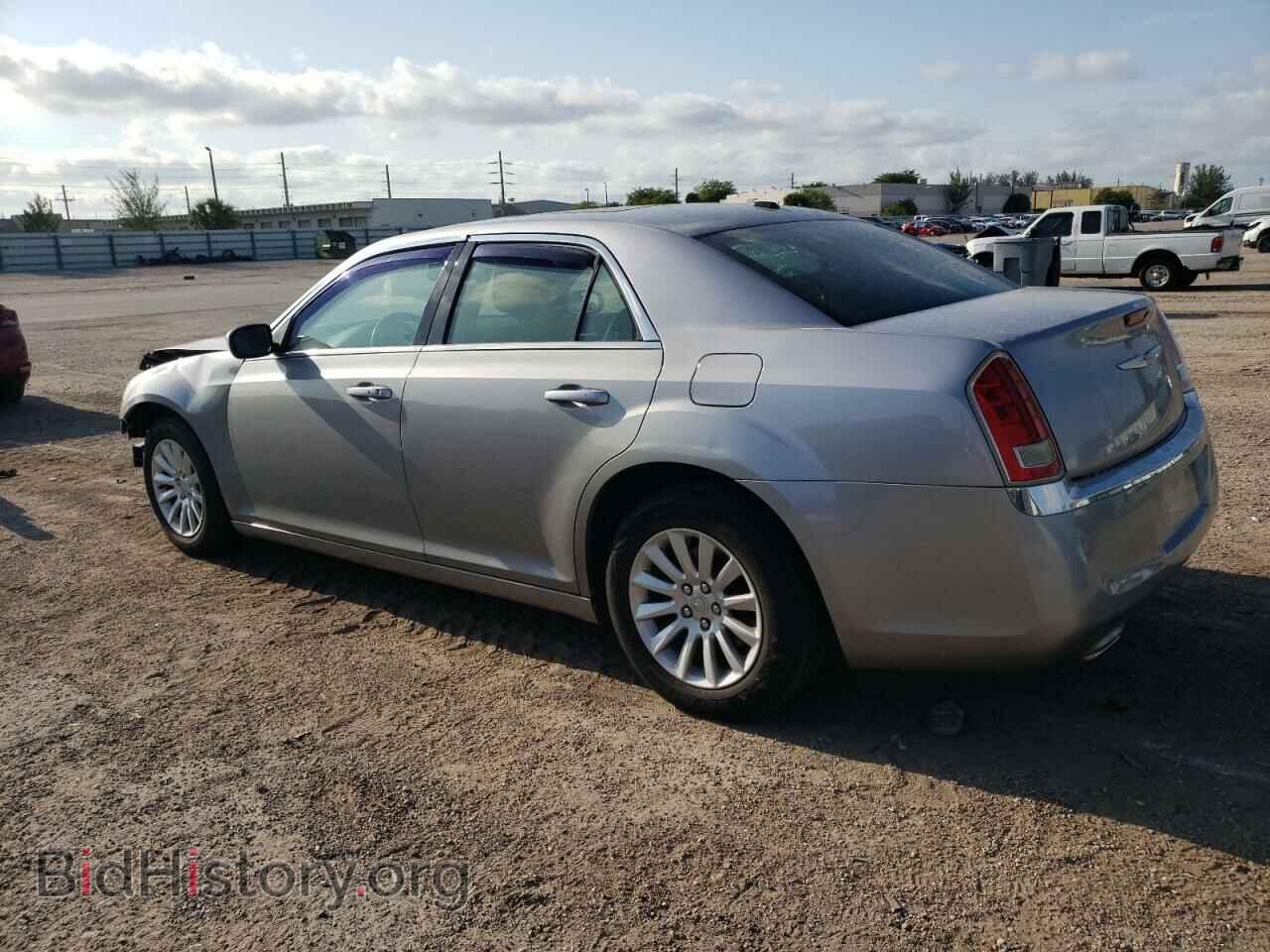 2013 CHRYSLER 300 - VIN: 2C3CCAAG4DH647478 - Фото 2