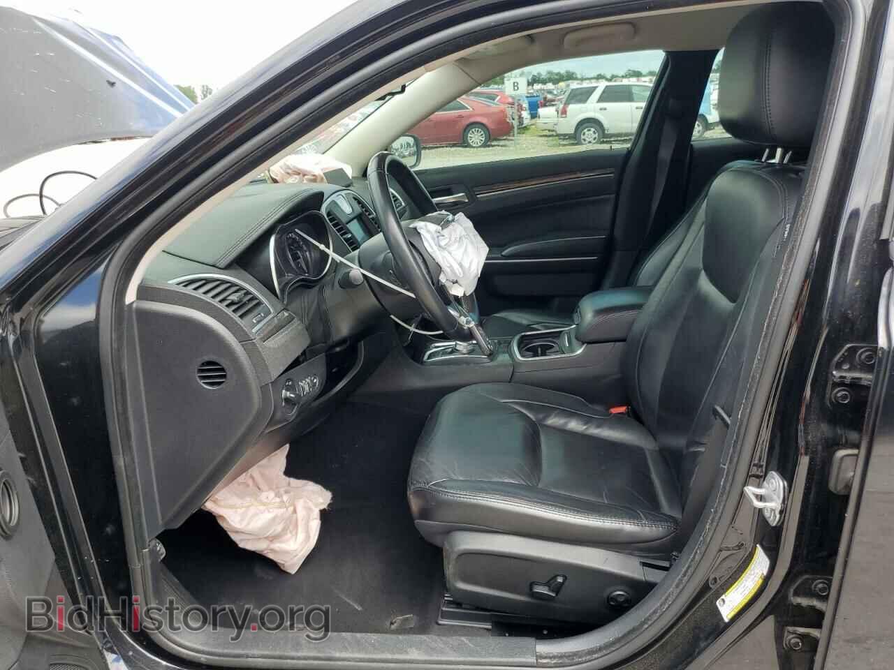 2019 CHRYSLER 300 - VIN: 2C3CCAAG5KH517240 - Фото 7