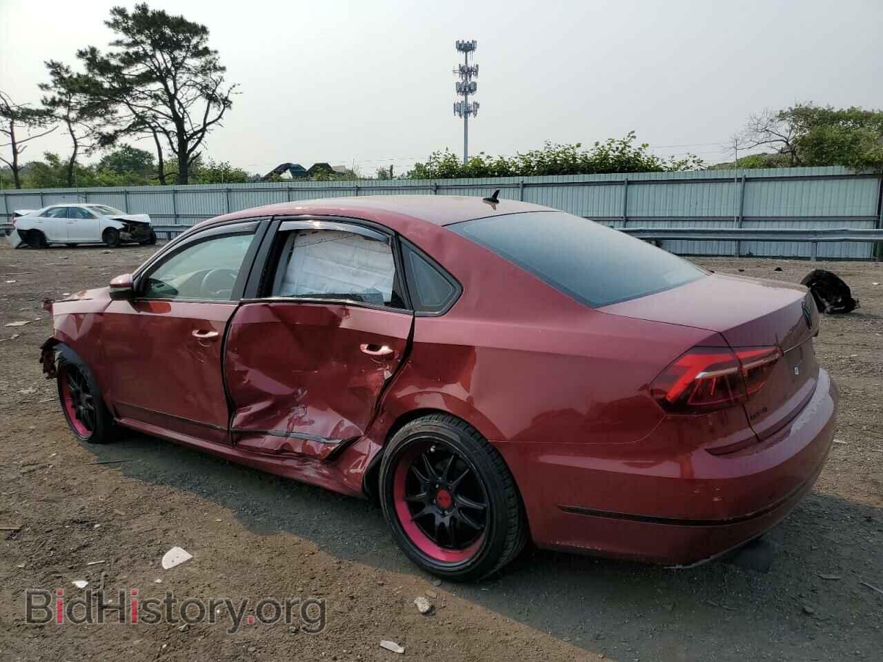 2017 VOLKSWAGEN PASSAT - VIN: 1VWAT7A35HC004565 - Фото 2