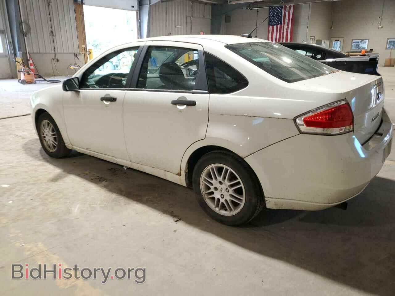 2010 FORD FOCUS - VIN: 1FAHP3FN0AW230984 - Фото 2