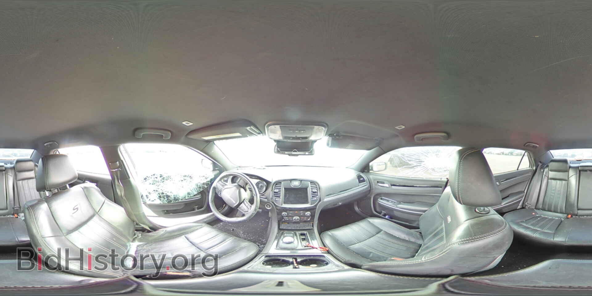 2019 CHRYSLER 300 - VIN: 2C3CCABGXKH516017 - Фото 12