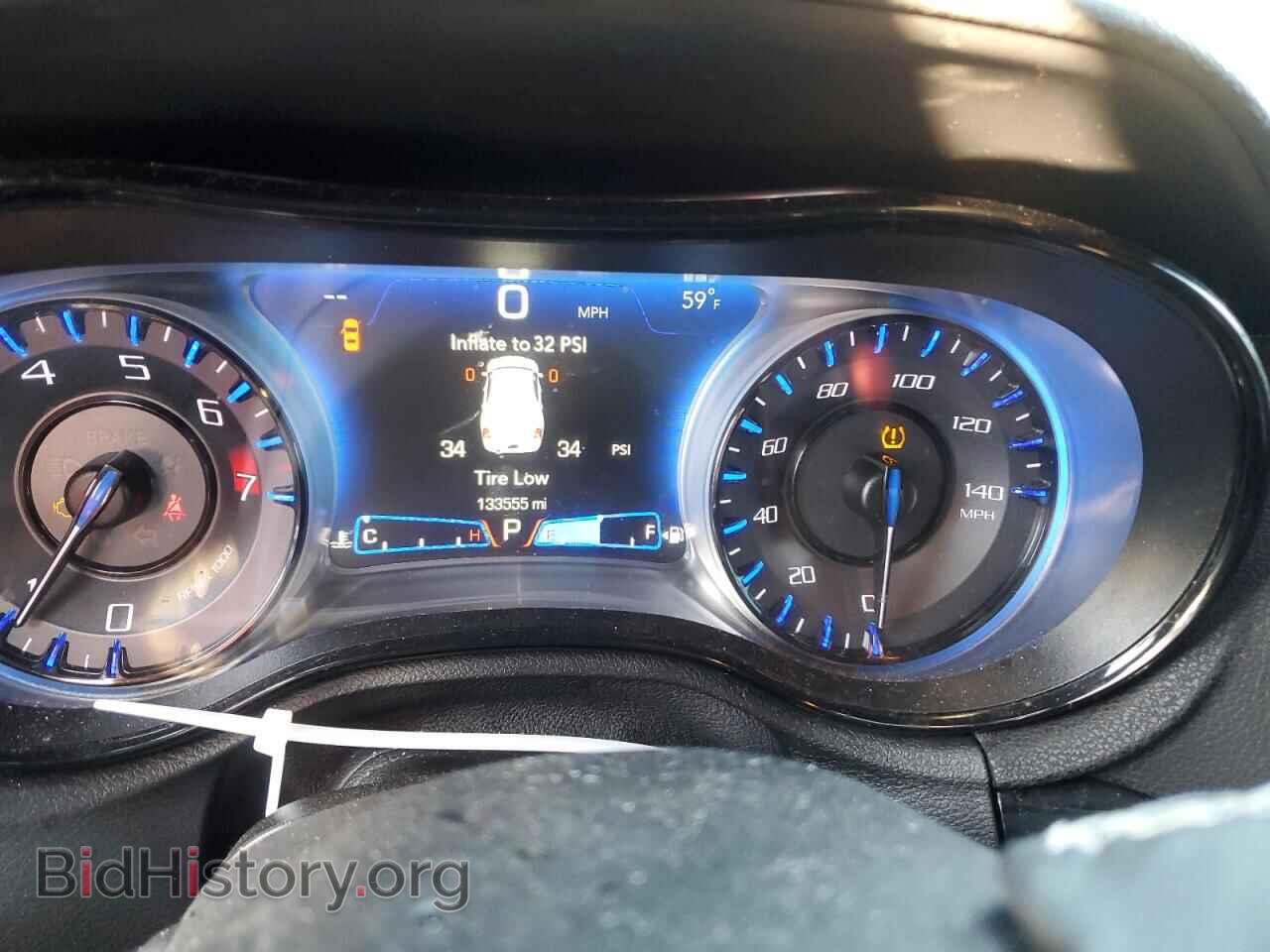 2019 CHRYSLER 300 - VIN: 2C3CCABGXKH516017 - Фото 9