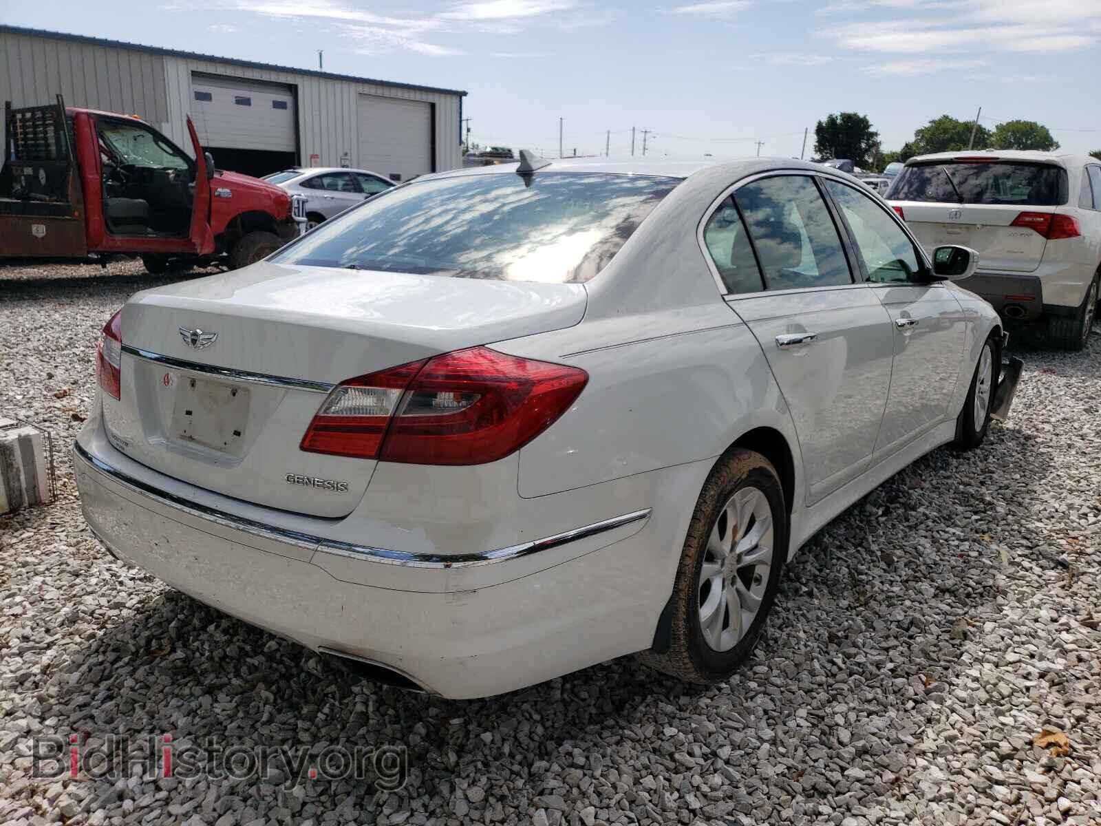 2013 HYUNDAI GENESIS - VIN: KMHGC4DD8DU215128 - Фото 4