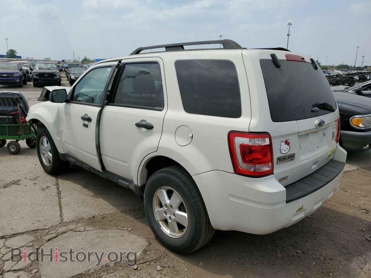 2011 FORD ESCAPE - VIN: 1FMCU0D78BKB58758 - Фото 2
