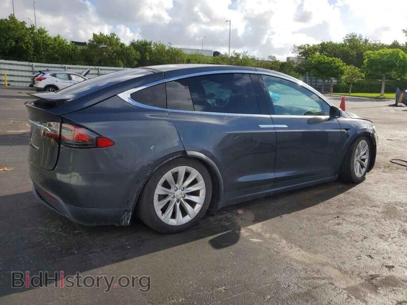 2017 Tesla MODEL X (VIN 5YJXCDE29HF052215) — фото 3 из 13