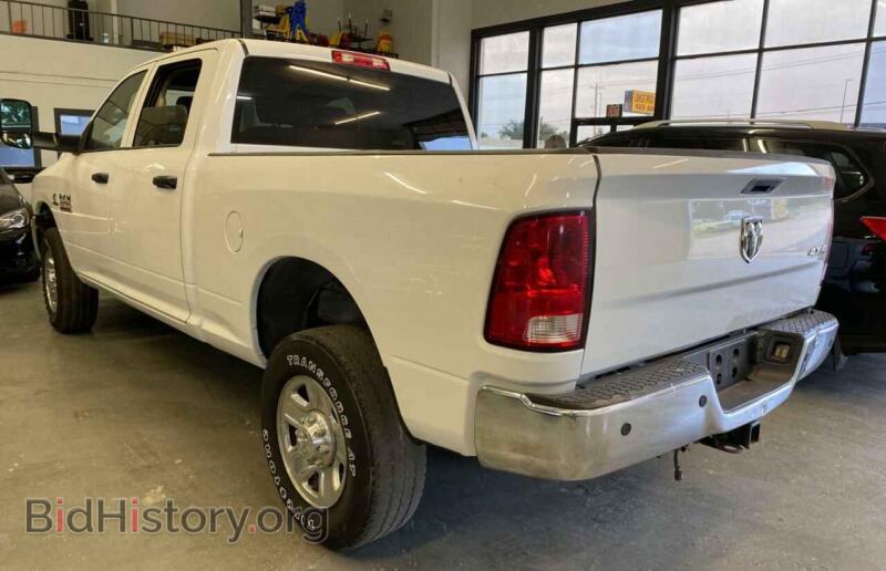 2014 RAM 2500 (VIN 3C6UR5CL8EG178257) — photo 3 of 10