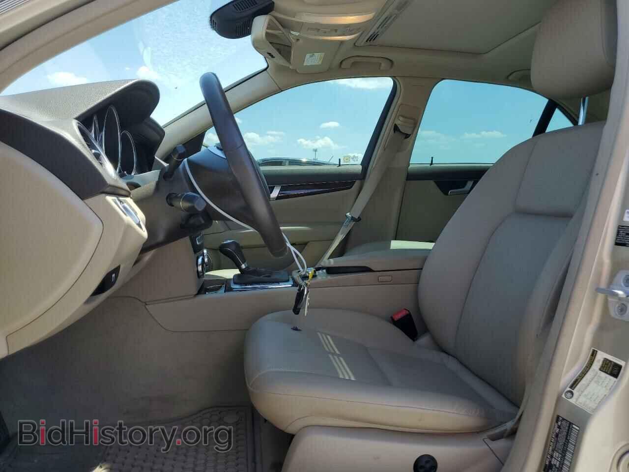 2012 MERCEDES-BENZ C-CLASS - VIN: WDDGF4HB4CR238689 - Фото 7