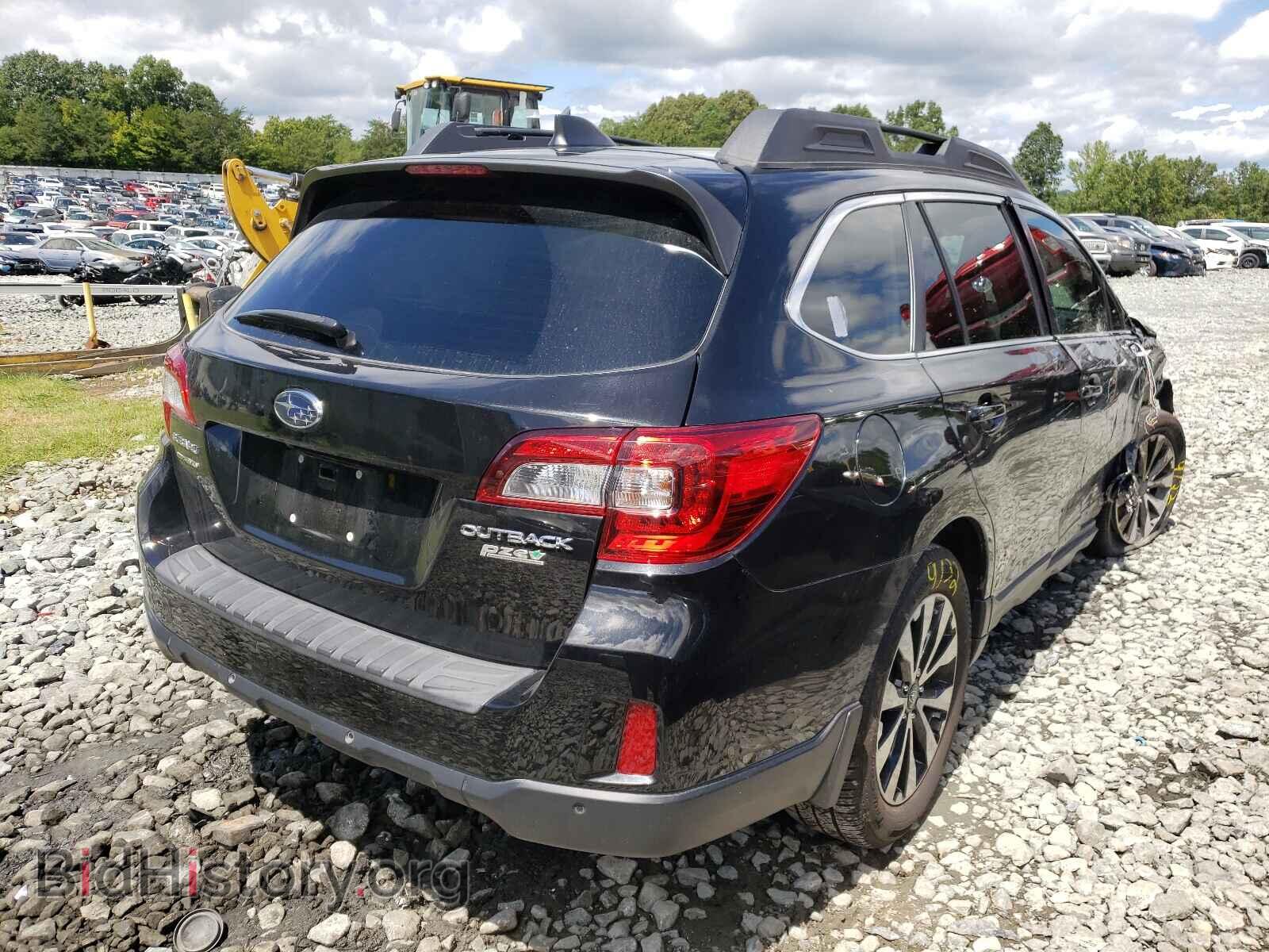 2017 SUBARU OUTBACK - VIN: 4S4BSANC2H3352899 - Фото 4