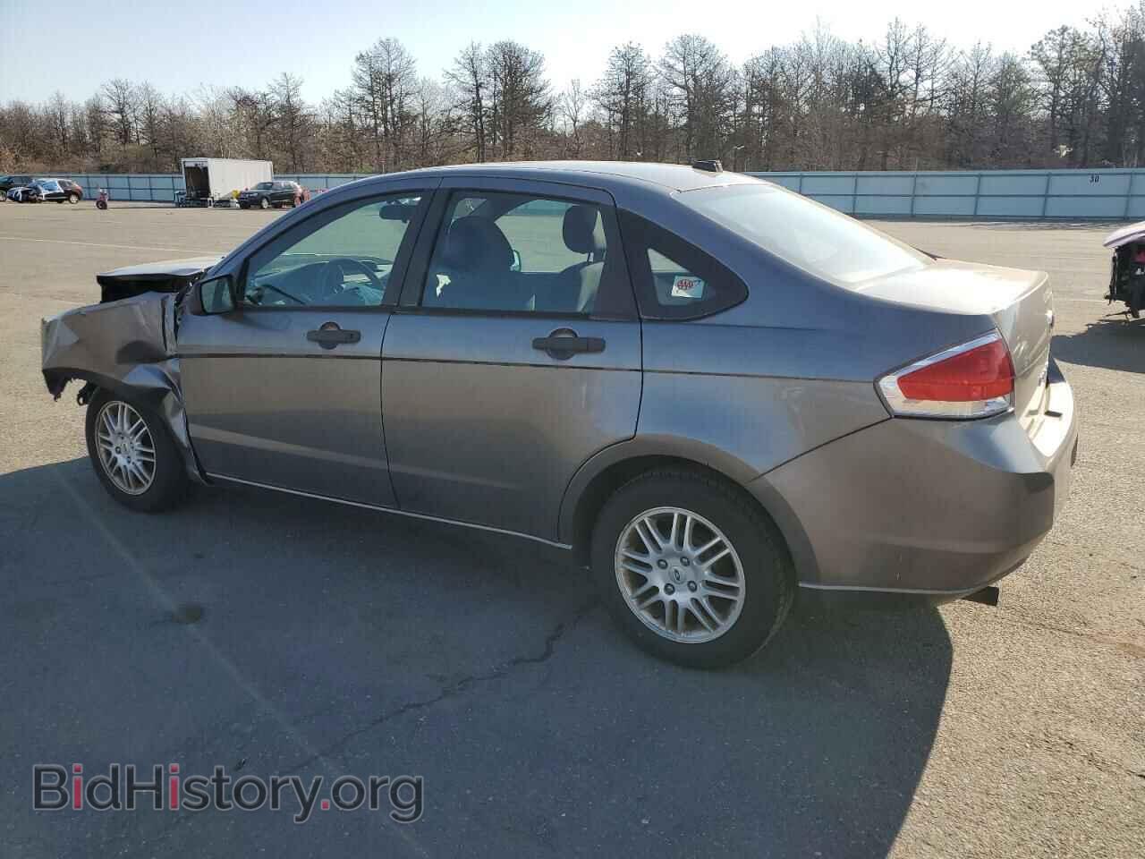 2011 FORD FOCUS - VIN: 1FAHP3FN2BW100318 - Фото 2