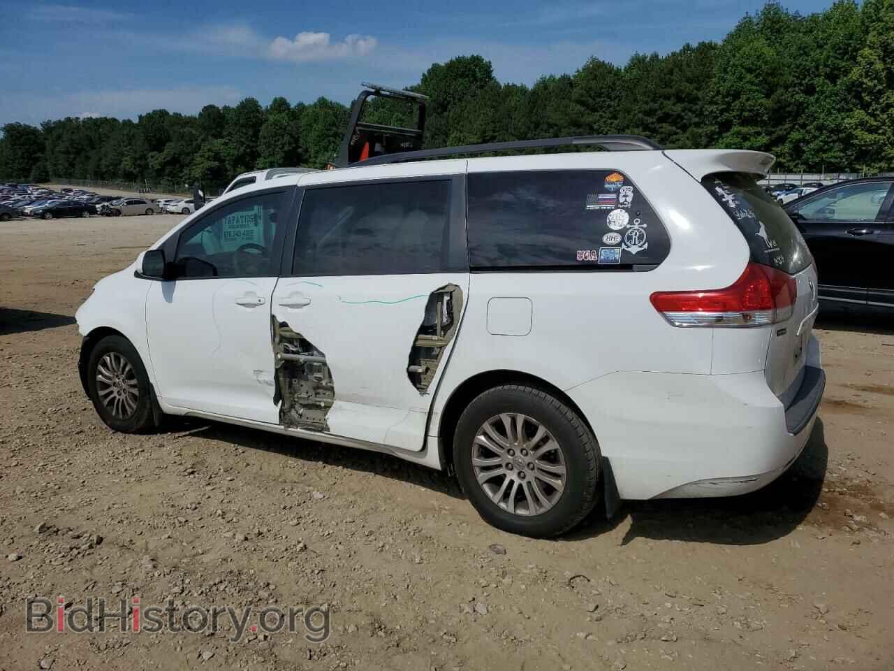 2013 TOYOTA All Models - VIN: 5TDYK3DC8DS398340 - Photo 2