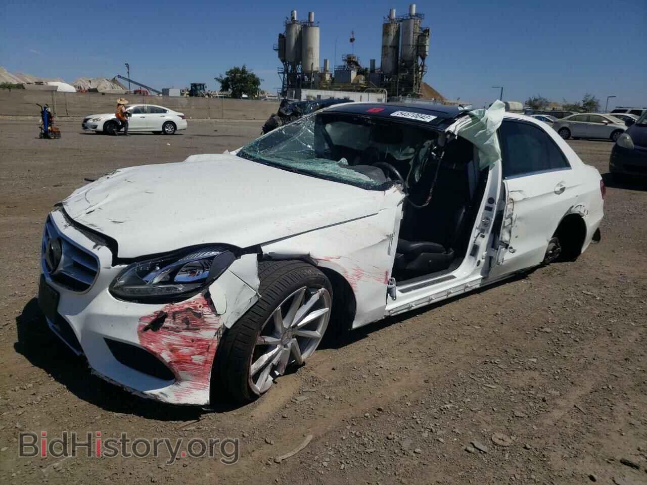 2014 MERCEDES-BENZ E-CLASS - VIN: WDDHF5KB3EA972843 - Фото 2