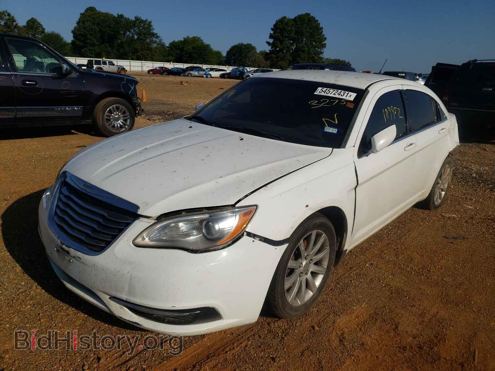 2013 CHRYSLER 200 - VIN: 1C3CCBBG3DN703275 - Фото 2