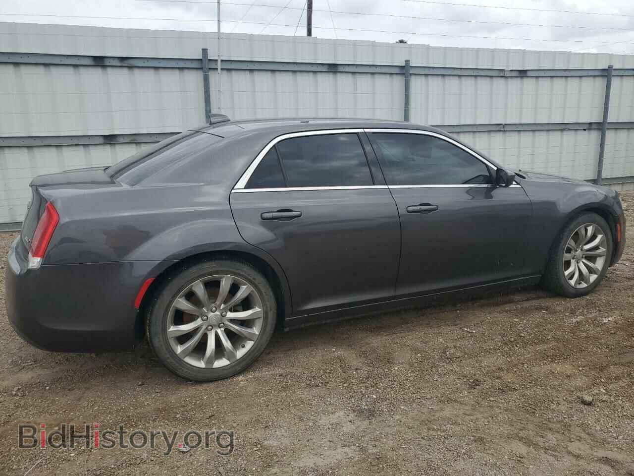 2019 CHRYSLER 300 - VIN: 2C3CCAAG1KH548047 - Фото 3