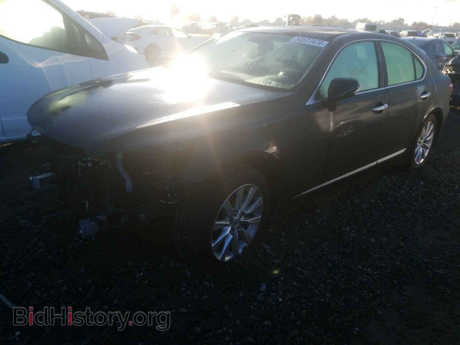 2012 LEXUS LS460 - VIN: JTHBL5EF7C5113444 - Photo 2
