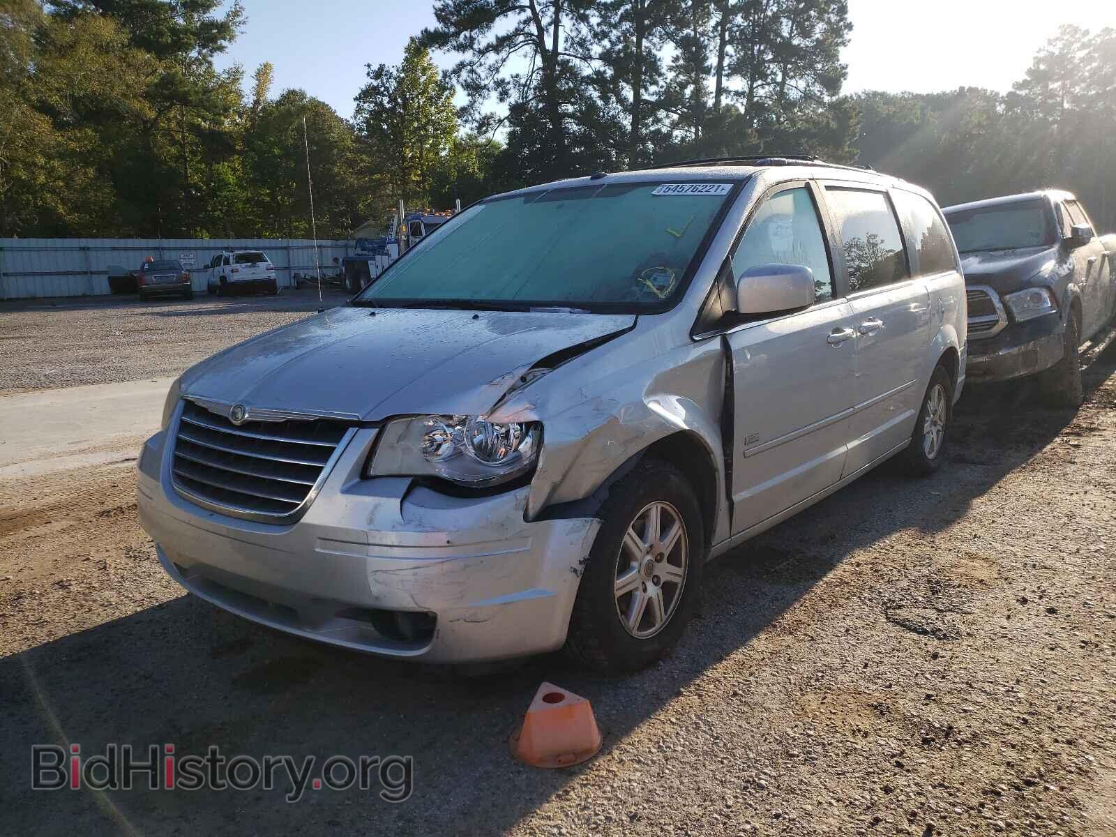 2008 CHRYSLER MINIVAN - VIN: 2A8HR54P58R816063 - Фото 2