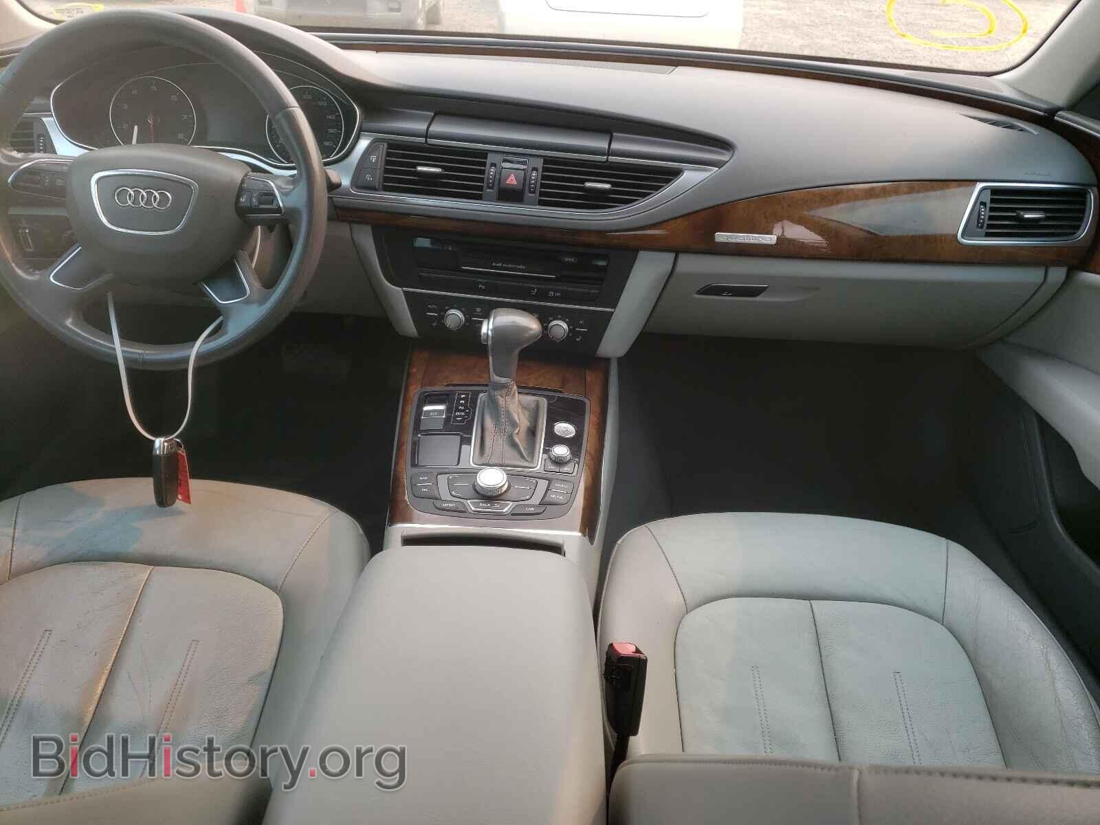 2012 AUDI A7 - VIN: WAUYGAFC8CN149413 - Фото 9