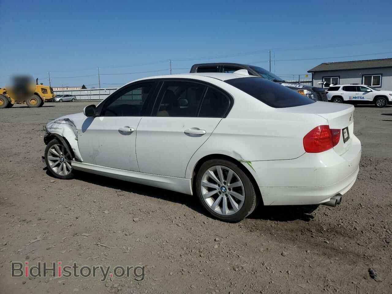 2011 BMW 3 SERIES - VIN: WBAPH5C54BA442222 - Фото 2