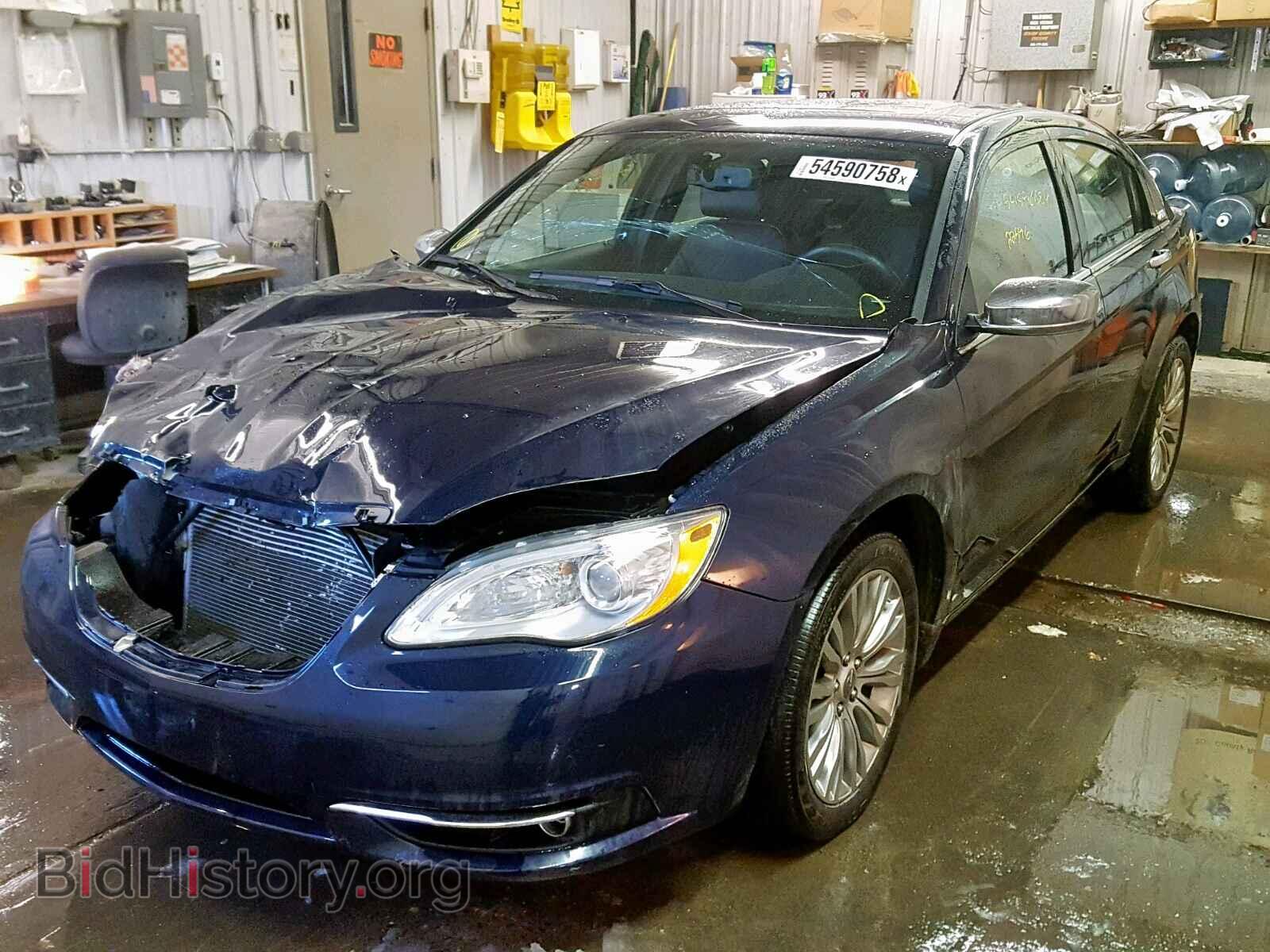 2013 CHRYSLER 200 - VIN: 1C3CCBCG4DN577829 - Фото 2