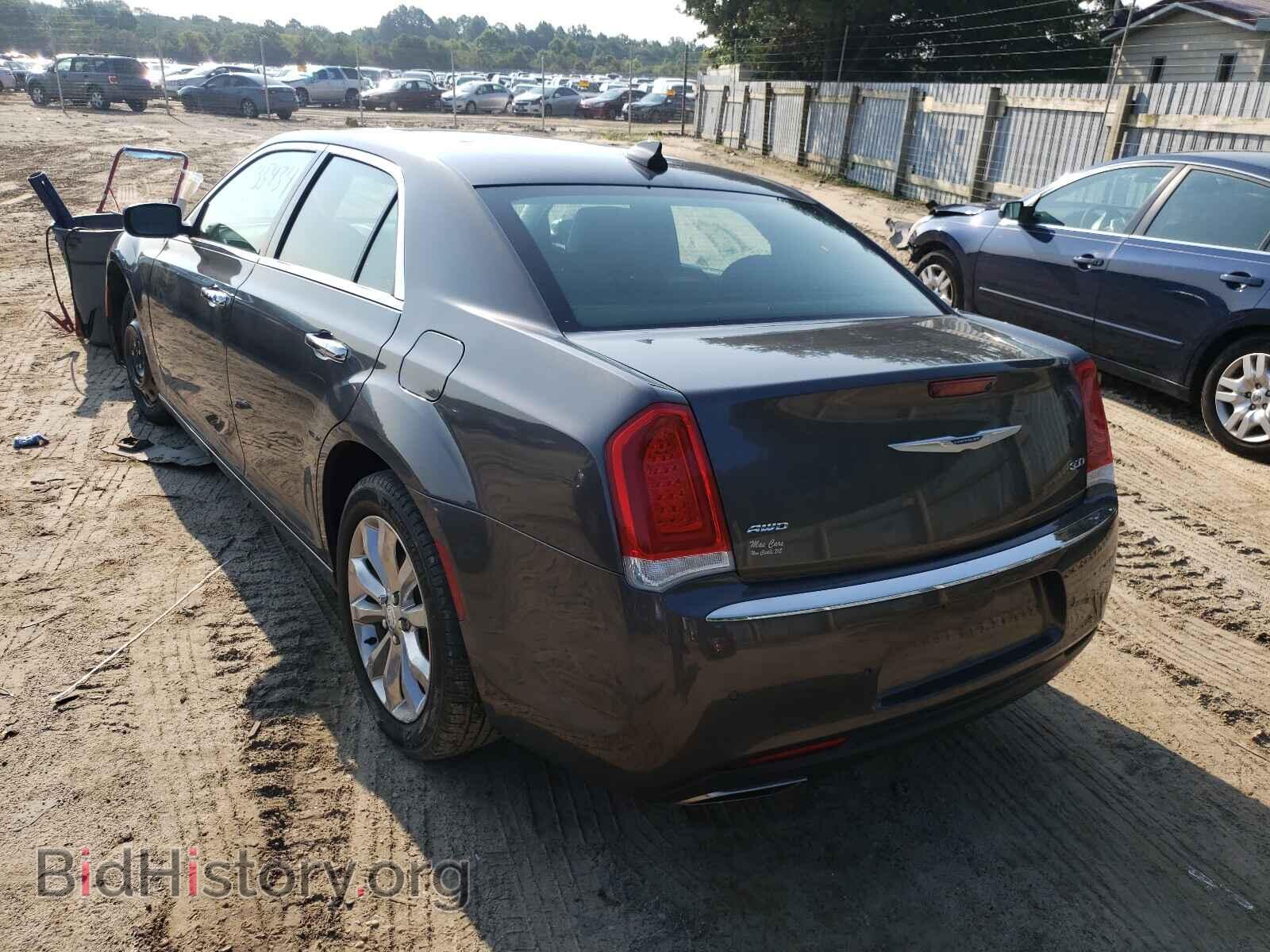 2018 CHRYSLER 300 - VIN: 2C3CCAKG2JH304405 - Фото 3