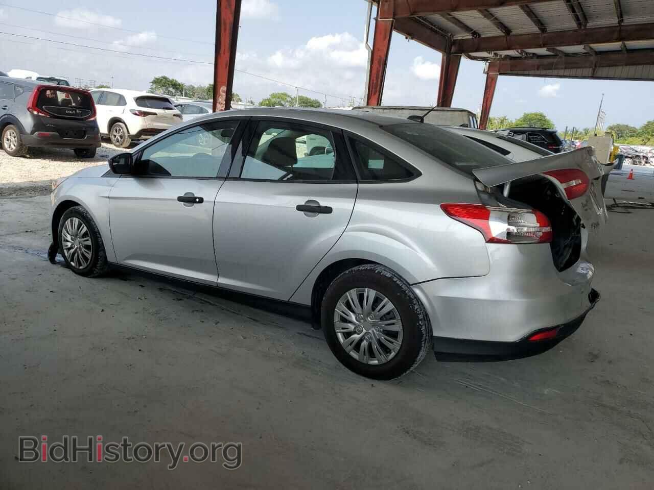 2018 FORD FOCUS - VIN: 1FADP3E2XJL299575 - Photo 2